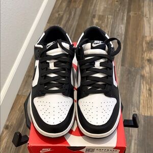 Nike Classic Black and White Low-Tops